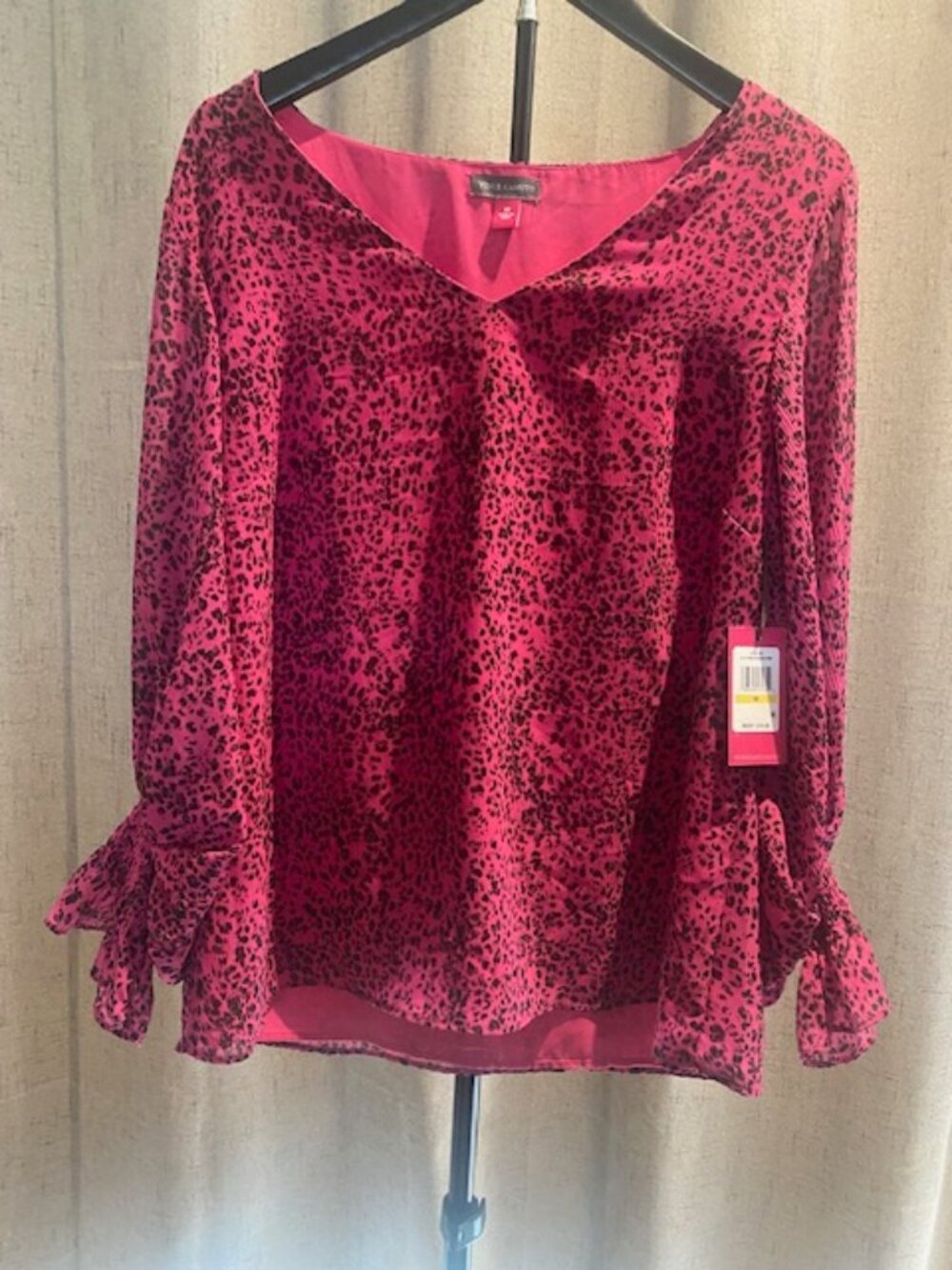 Vince Camuto Top - NWT- Size Medium